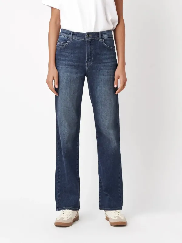 Audrey_Straight_1_092_362