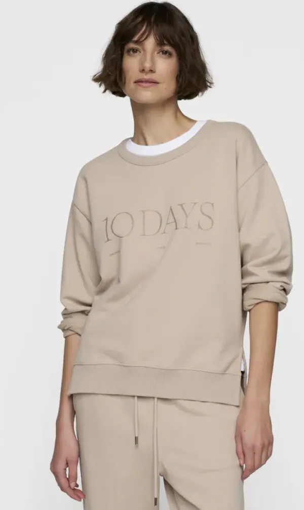 Sweater_Logo_Rope