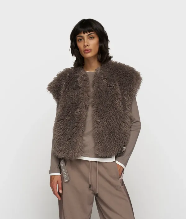 _the_Bobbie_gilet_1
