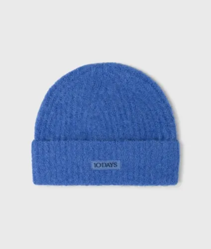 hairy_beanie