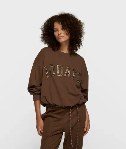 pleated_sweater_10DAYS