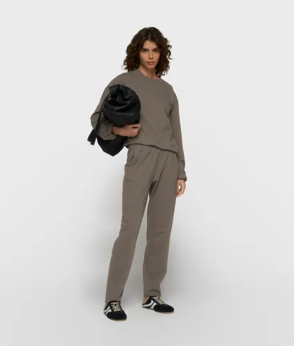 silent_chique_slim_jogger_1