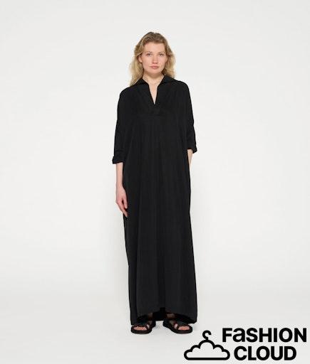 standing_collar_maxi_dress