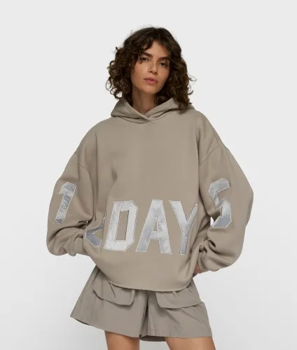 statement_logo_hoodie_4