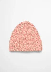 Chunky_cap_made_from_a_virgin_wool_alpaca_wool_mix_1