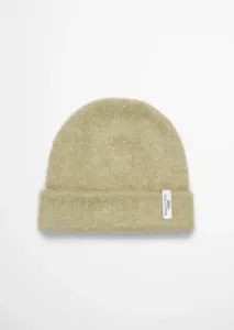 Knitted_cap_made_from_a_virgin_wool_alpaca_wool_mix