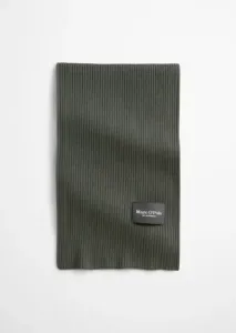 Knitted_scarf_made_from_pure_organic_cotton_