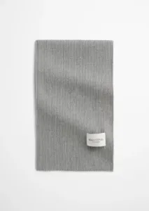 Knitted_scarf_made_from_pure_organic_cotton__1