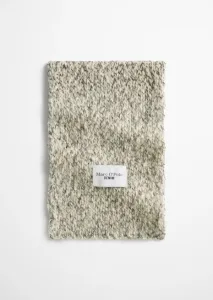 Scarf_made_from_a_virgin_wool_alpaca_wool_mix