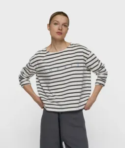 boat_neck_top_stripes