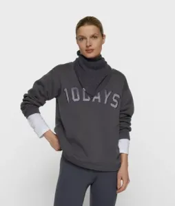 petit_statement_sweater_1