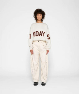 statement_sweater_logo
